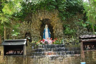 Goa Maria Sendangsono di Yogyakarta